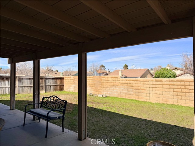 Detail Gallery Image 4 of 19 For 13640 Summit View St, Hesperia,  CA 92344 - 3 Beds | 2 Baths