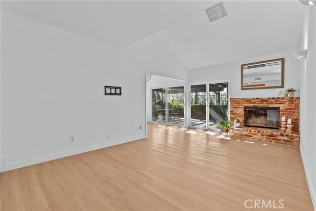 Detail Gallery Image 7 of 60 For 18826 Cabral, Canyon Country,  CA 91351 - 5 Beds | 3 Baths