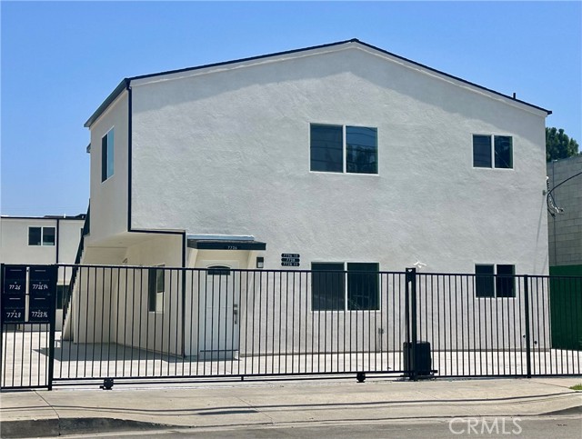 7726 1/2 Laurel Canyon Boulevard, North Hollywood CA: https://media.crmls.org/medias/d96fc4e8-e6fb-4a4f-a3db-832d33b4cfe5.jpg