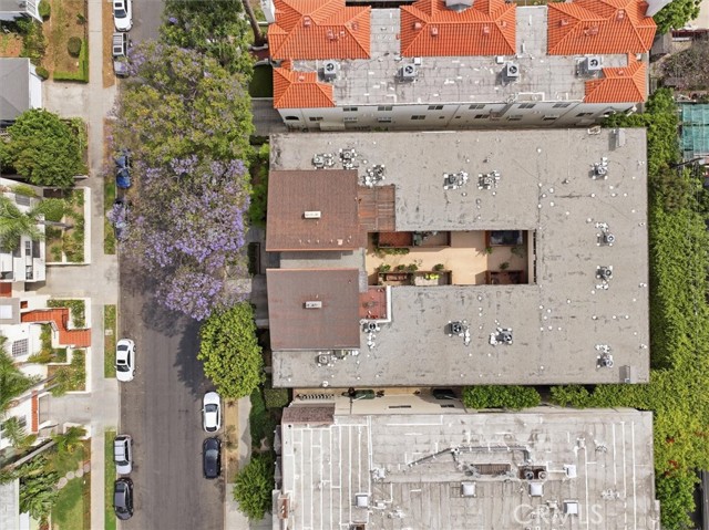 1747 Barry Avenue, Los Angeles CA: https://media.crmls.org/medias/d9705f3f-bc63-4b2f-bac9-39f2a75a9a27.jpg