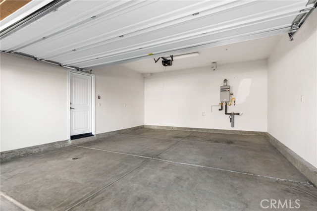 Detail Gallery Image 7 of 35 For 22756 Meyler St, Torrance,  CA 90502 - 5 Beds | 3 Baths