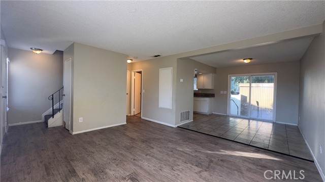 Detail Gallery Image 2 of 27 For 3469 Columbia, Riverside,  CA 92501 - 3 Beds | 1/1 Baths