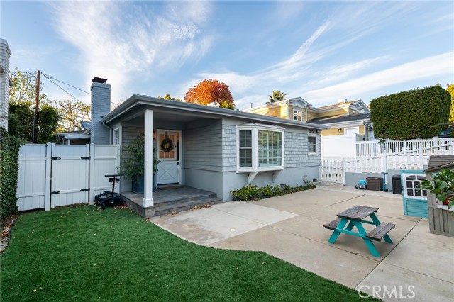 2825 Valley Drive, Manhattan Beach, California 90266, 4 Bedrooms Bedrooms, ,2 BathroomsBathrooms,Residential,Sold,Valley,SB23231512