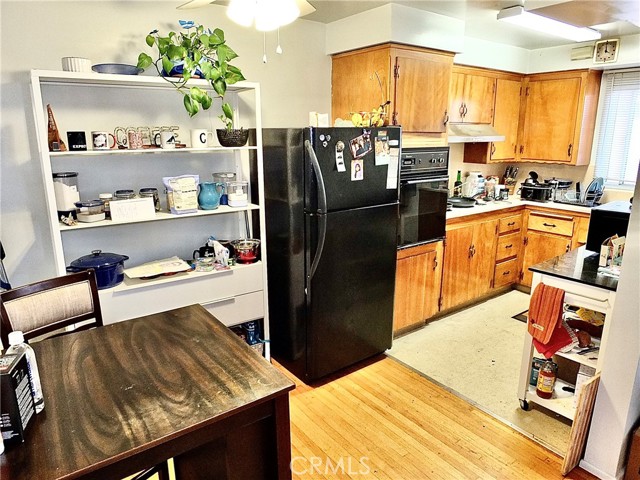 1724 E 1st Street, Long Beach CA: https://media.crmls.org/medias/d971cf87-3edf-4585-9ec1-42defafc66ba.jpg