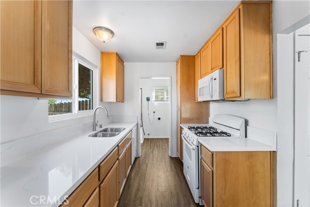 Detail Gallery Image 16 of 40 For 45581 6th St, Lancaster,  CA 93535 - 4 Beds | 2 Baths