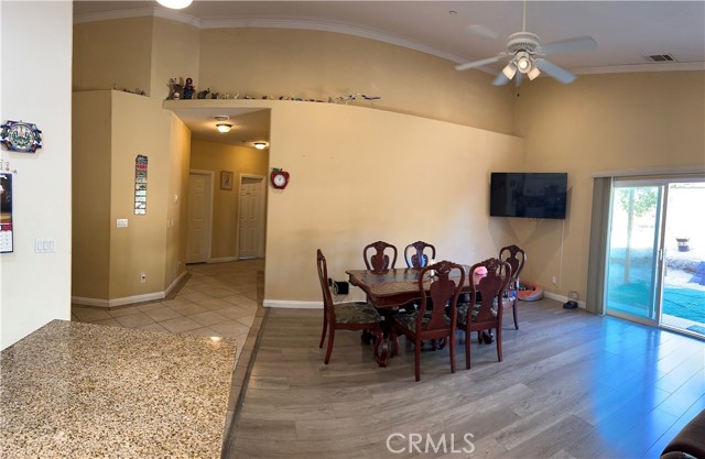 Detail Gallery Image 6 of 27 For 16312 Molino, Victorville,  CA 92395 - 3 Beds | 2 Baths