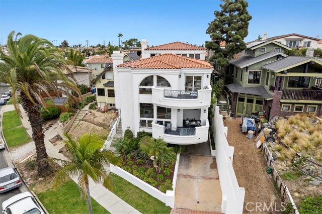 Front Unit townhome bathed with light and ocean vistas.