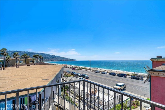 1724 Esplanade, Redondo Beach, California 90277, 3 Bedrooms Bedrooms, ,3 BathroomsBathrooms,Residential,Sold,Esplanade,SB23103083