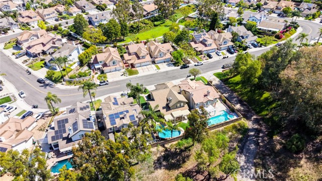 17350 Summer Oak Pl, Yorba Linda CA: https://media.crmls.org/medias/d974418f-a5f8-421a-bbc7-78673ca5e9a8.jpg