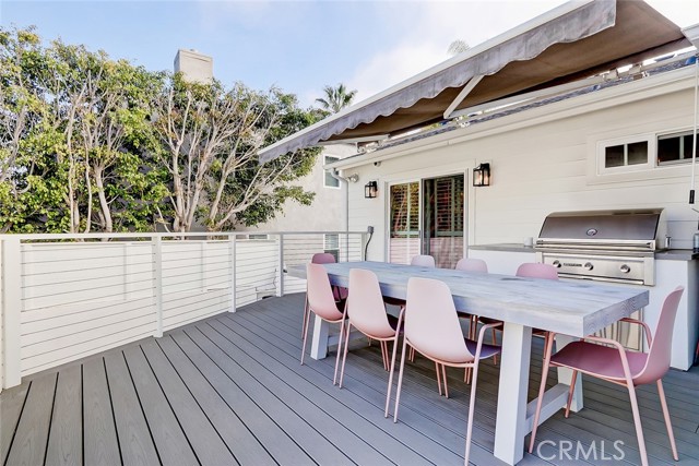 861 12th Court, Manhattan Beach, California 90266, 3 Bedrooms Bedrooms, ,2 BathroomsBathrooms,Residential,Sold,12th,SB21259266