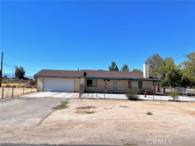 Detail Gallery Image 1 of 12 For 21963 Goshute Ave, Apple Valley,  CA 92307 - 3 Beds | 2 Baths