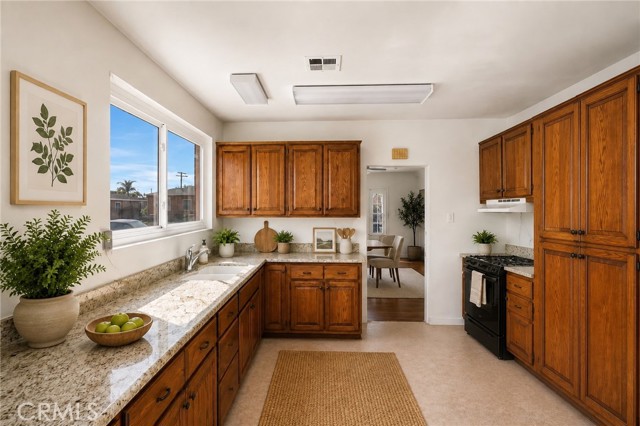 1820 West Colegrove photo 5