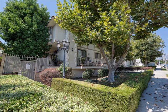 10229 Variel Avenue, Chatsworth CA: https://media.crmls.org/medias/d9760f18-6eb3-42a3-bc6e-1763ad985480.jpg