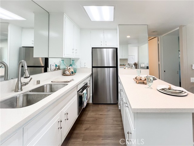 1533 Merion Way, M2-26D, Seal Beach CA: https://media.crmls.org/medias/d976375f-e4c0-41dd-81f4-1b6ce05be446.jpg