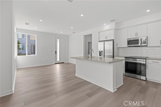 Detail Gallery Image 6 of 27 For 3679 W S. Eichler Paseo #12,  Ontario,  CA 91761 - 3 Beds | 2/1 Baths