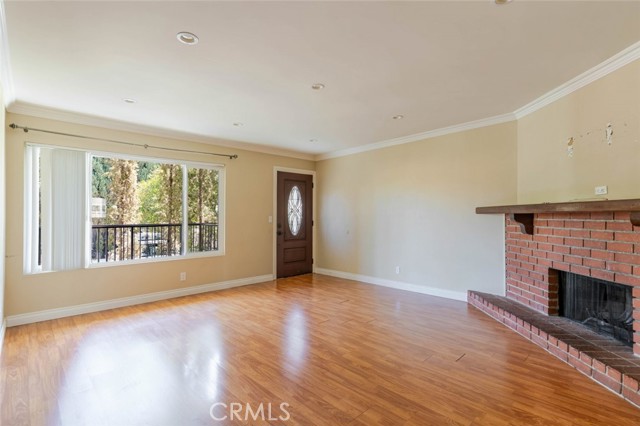 Detail Gallery Image 4 of 25 For 909 E Garfield #3,  Glendale,  CA 91205 - 2 Beds | 2 Baths