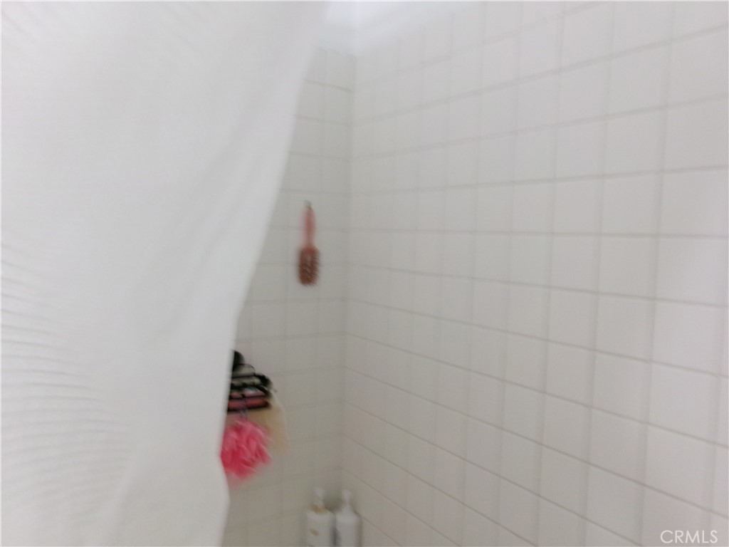 https://media.crmls.org/medias/d978b4b0-91d0-4952-b396-18d795560fa4.jpg?preset=X-Large