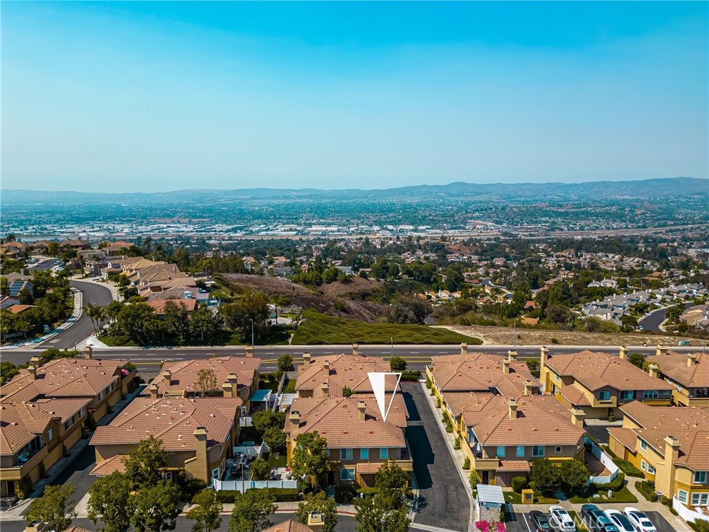 https://media.crmls.org/medias/d978e217-e657-4334-94f2-ccaa1bd84c01.jpg?preset=X-Large