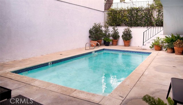 Detail Gallery Image 53 of 62 For 7310 Balboa Bld #F,  Van Nuys,  CA 91406 - 2 Beds | 3 Baths