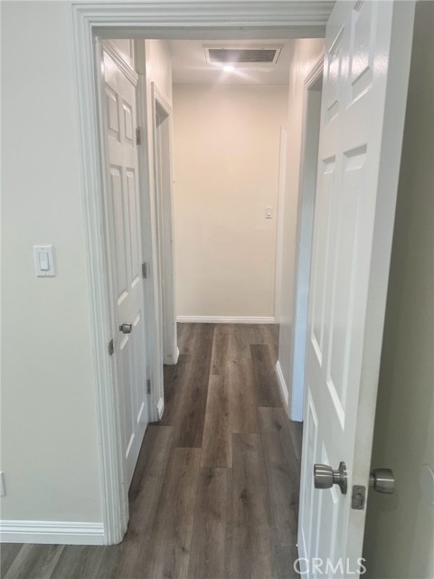 Detail Gallery Image 4 of 7 For 9055 Rathburn Ave, Northridge,  CA 91325 - 3 Beds | 2 Baths