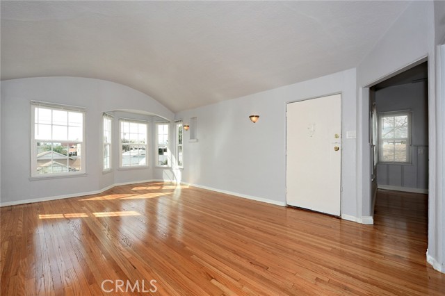 Detail Gallery Image 3 of 3 For 1250 N Mariposa, Hollywood,  CA 90029 - 1 Beds | 1 Baths