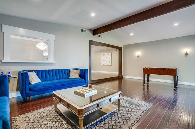12415 Killion Street, Valley Village CA: https://media.crmls.org/medias/d97ad62e-5fa8-404f-9cf3-45d7a5b4b867.jpg