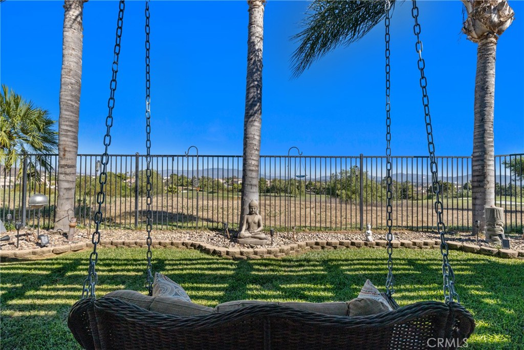 https://media.crmls.org/medias/d97ae57d-31ec-444f-9d94-4fad053c5e64.jpg?preset=X-Large
