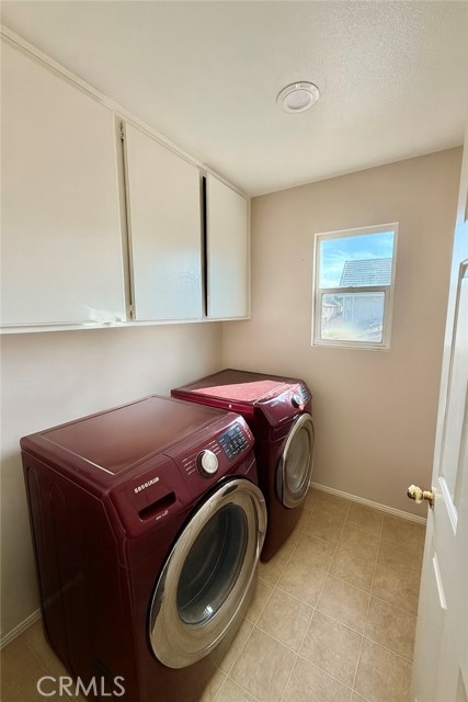 2572 S Young Court, San Bernardino CA: https://media.crmls.org/medias/d97b452d-f6ab-405f-a21f-0572efd37f9f.jpg