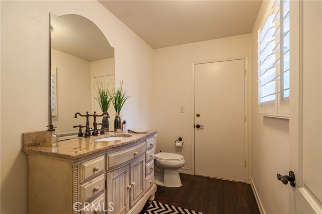 Detail Gallery Image 15 of 27 For 5271 Gould Ave, La Canada Flintridge,  CA 91011 - 3 Beds | 3 Baths