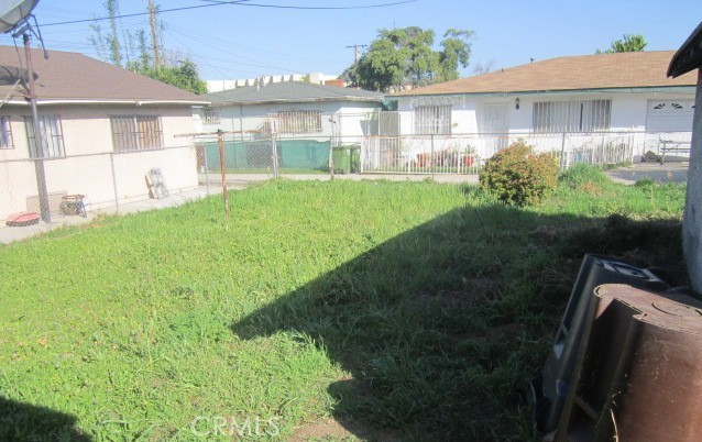 Detail Gallery Image 12 of 18 For 315 W Cedar, Compton,  CA 90220 - 2 Beds | 1 Baths