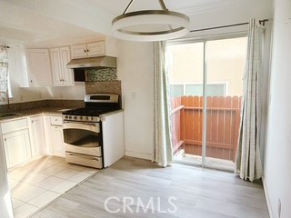 Detail Gallery Image 4 of 10 For 49 N Parkwood #12,  Pasadena,  CA 91107 - 3 Beds | 3 Baths