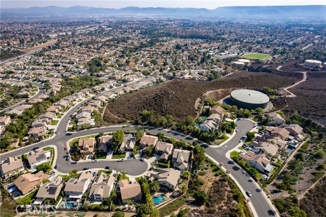 27126 Coral Bells Way, Murrieta CA: https://media.crmls.org/medias/d97ca85d-d4a6-4433-b19b-d1b19234d04a.jpg
