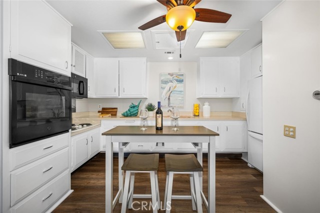 1621 Interlachen, Seal Beach CA: https://media.crmls.org/medias/d97d4583-9a8d-49aa-890e-a0ff98f16397.jpg