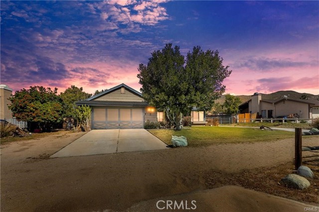 261 Buckskin Ln, Norco, CA 92860