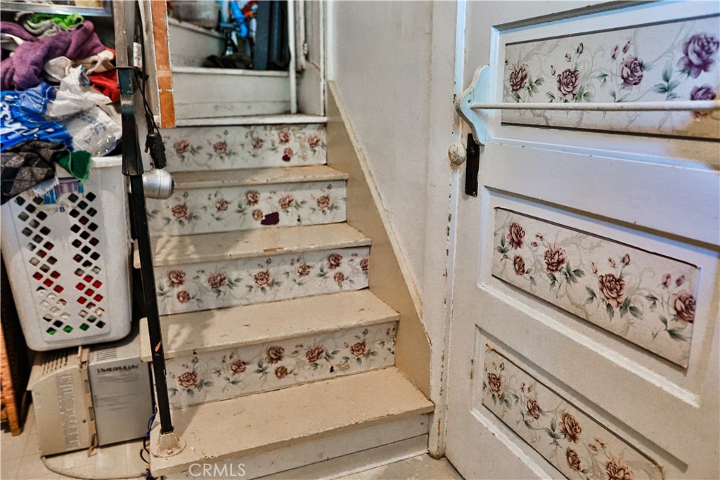 https://media.crmls.org/medias/d97d80ed-d0e8-4be7-a0a7-90cb2be55a68.jpg?preset=X-Large