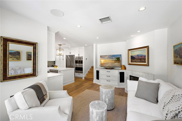 Detail Gallery Image 12 of 39 For 433 Seaward Rd, Corona Del Mar,  CA 92625 - 3 Beds | 3 Baths