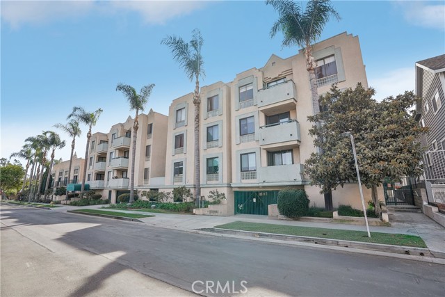 Detail Gallery Image 3 of 28 For 2491 Purdue Ave #324,  Los Angeles,  CA 90064 - 3 Beds | 3 Baths