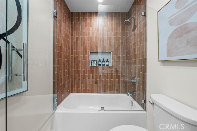 2411 Thomas Avenue, Redondo Beach CA: https://media.crmls.org/medias/d97e6ceb-7c5f-4131-b8bc-31535fc1e0e8.jpg