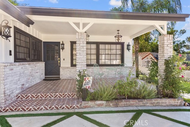 5201 Sale Avenue, Woodland Hills CA: https://media.crmls.org/medias/d97ecbbf-33d2-46b8-bc75-74223c287bf5.jpg