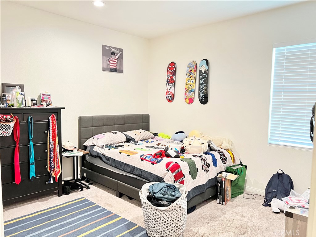 https://media.crmls.org/medias/d97f4c70-77b3-4cda-926b-a2718cca7ffb.jpg?preset=X-Large