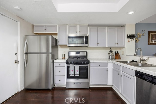 Detail Gallery Image 7 of 31 For 11798 Rustic, Fontana,  CA 92337 - 3 Beds | 2/1 Baths