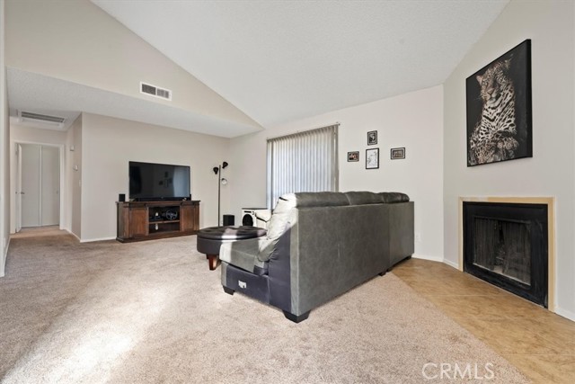 2 Village Lane, Tehachapi CA: https://media.crmls.org/medias/d9816440-47de-4945-ac0e-9a4fea37a8d8.jpg
