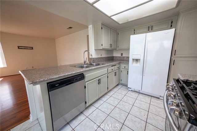 Detail Gallery Image 15 of 49 For 6587 Shawna Ave, Rancho Cucamonga,  CA 91737 - 4 Beds | 3 Baths