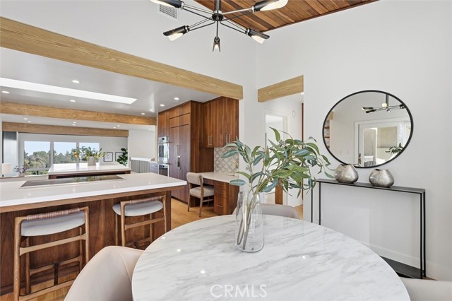 Detail Gallery Image 19 of 66 For 5204 Middlecrest Rd, Rancho Palos Verdes,  CA 90275 - 4 Beds | 3 Baths