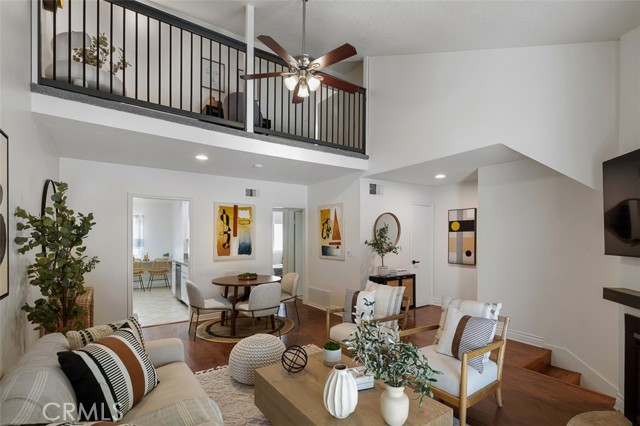 582 W Huntington Drive, Arcadia CA: https://media.crmls.org/medias/d9827655-383a-4f3d-b3d3-73a7084a1f17.jpg