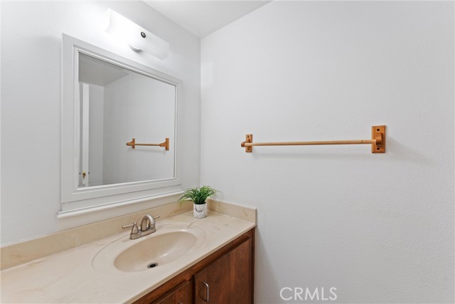 Detail Gallery Image 13 of 25 For 1317 via Santiago #C,  Corona,  CA 92882 - 2 Beds | 1/1 Baths