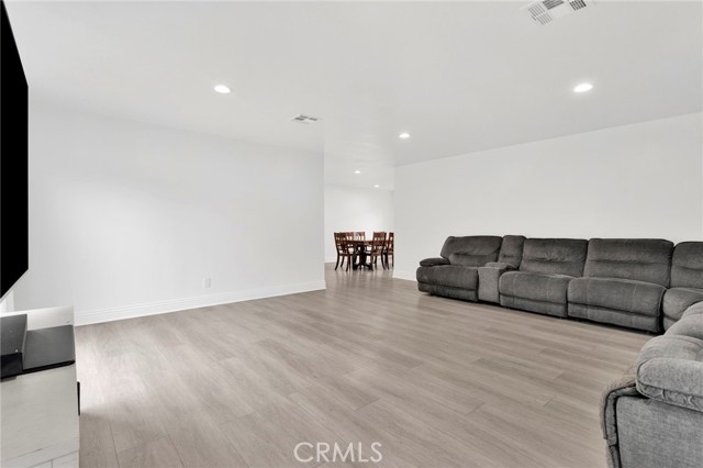 Detail Gallery Image 7 of 32 For 3009 N California, San Bernardino,  CA 92407 - 3 Beds | 2/1 Baths