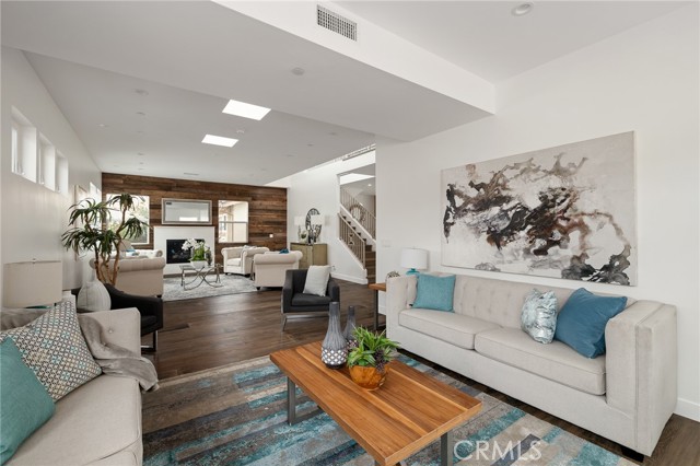 2216 Gates Avenue, Redondo Beach, California 90278, 4 Bedrooms Bedrooms, ,3 BathroomsBathrooms,Residential,Sold,Gates,SB21147875