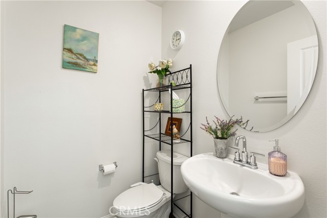 Detail Gallery Image 13 of 41 For 8476 Perada, Jurupa Valley,  CA 92509 - 4 Beds | 2/1 Baths