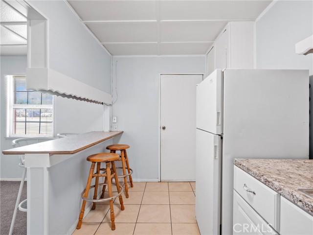 1040 Flora Street, Barstow CA: https://media.crmls.org/medias/d985e160-f6f9-44e8-976a-58279d2d669e.jpg